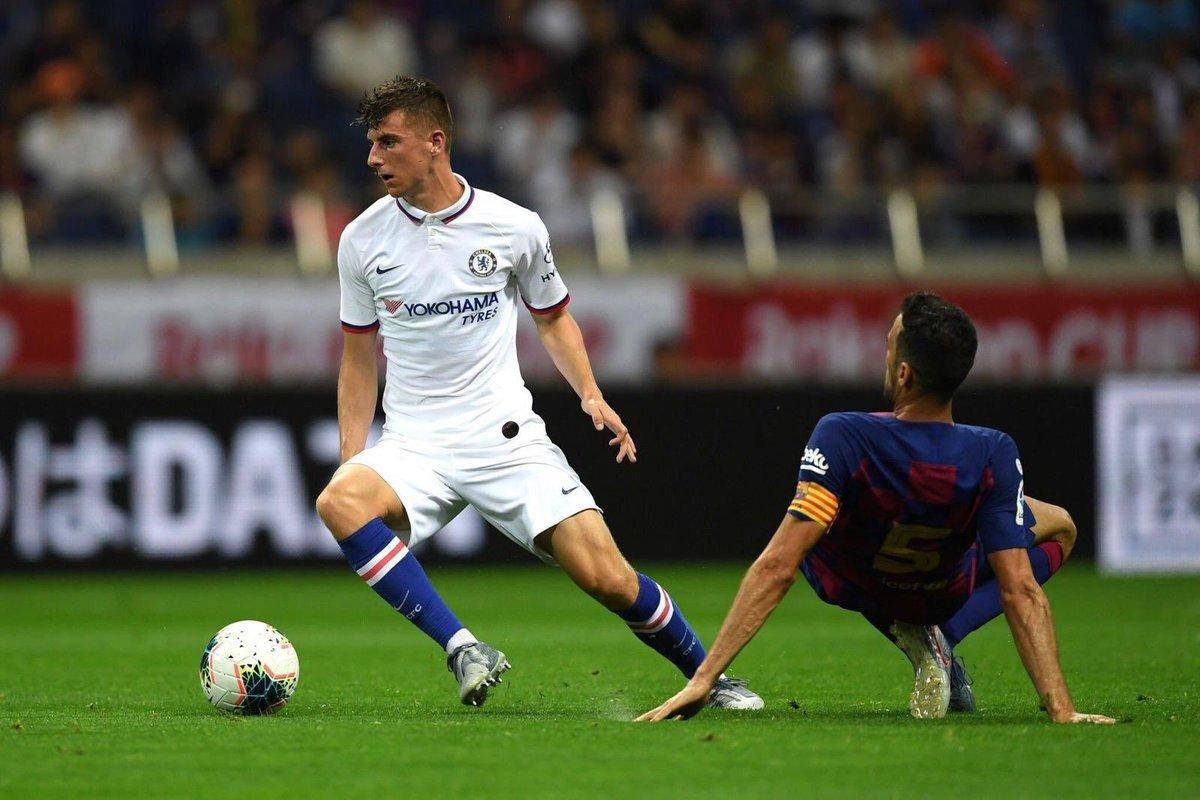 Mason Mount Ready To Kick The Ball In White Wallpaper