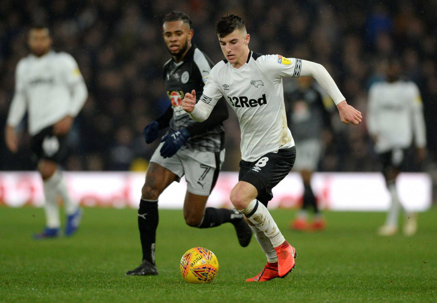 Mason Mount Runs To The Ball Wallpaper