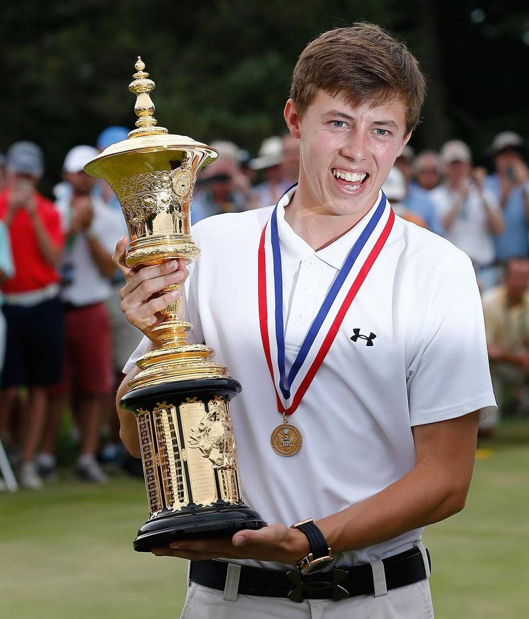 Matt Fitzpatrick British Masters Golf Trophy Wallpaper