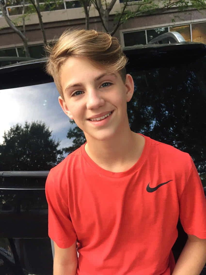 Mattyb In Nike Shirt Wallpaper