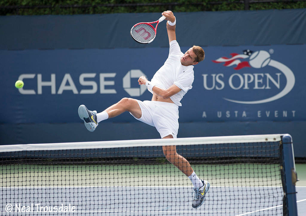 Max Mirnyi Us Open Jumping Stroke Wallpaper