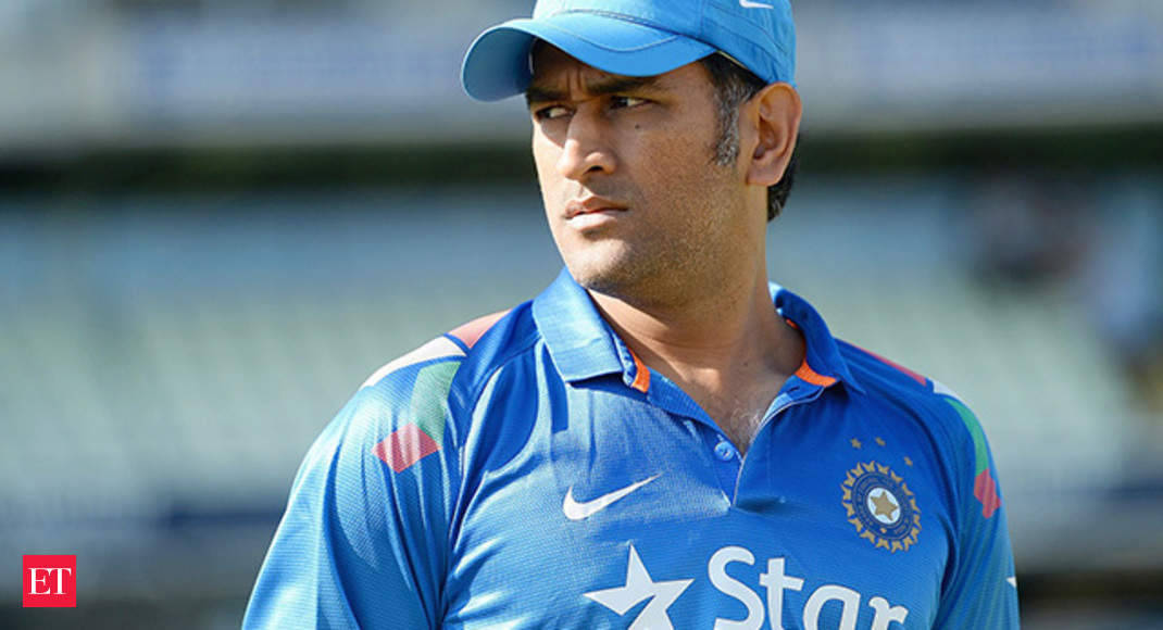 Medium Shot Of Ms Dhoni 7 Wallpaper