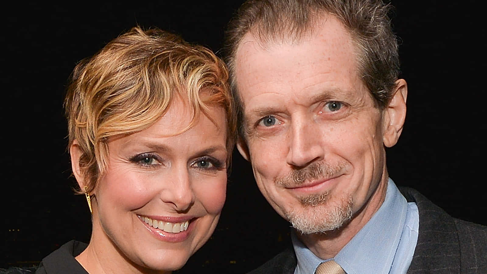 Melora Hardin Smiling With Man Wallpaper