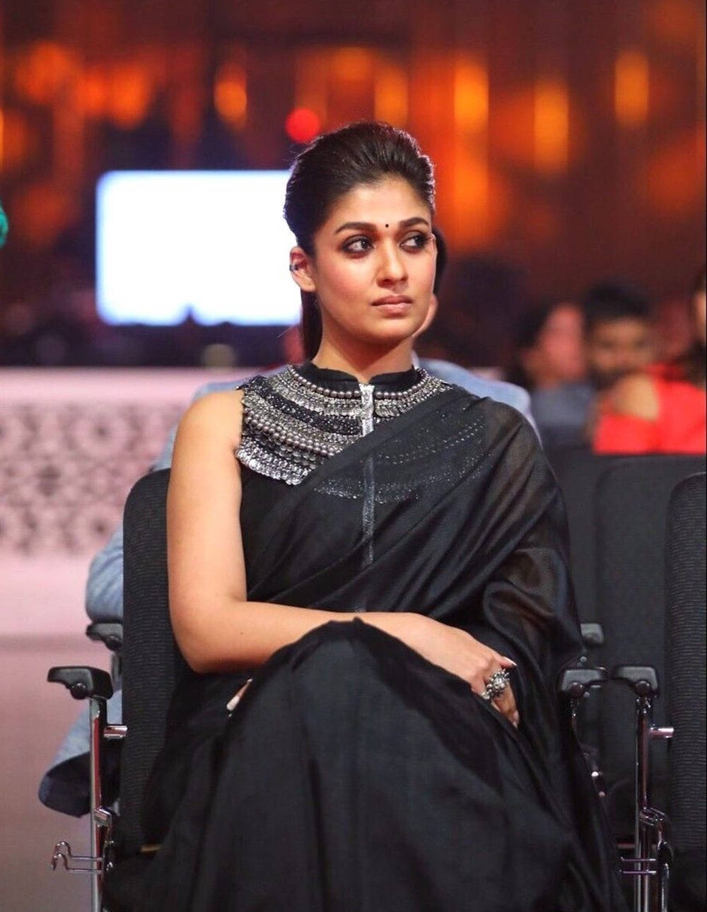 Mesmerizing Nayanthara In Elegant Black Saree Wallpaper