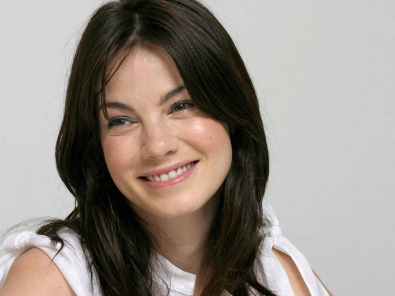 Michelle Monaghan Radiant Smile Wallpaper