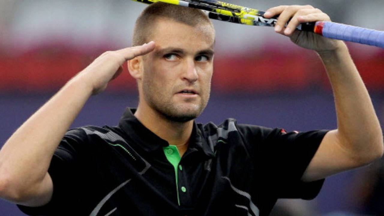 Mikhail Youzhny Salute Wallpaper