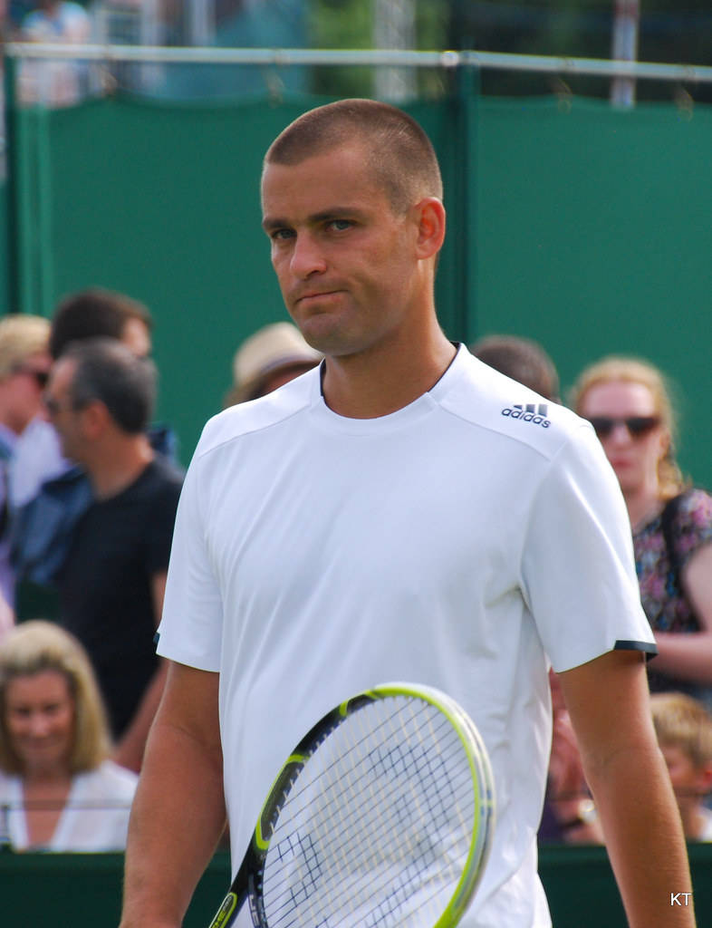 Mikhail Youzhny Walking Phone Wallpaper