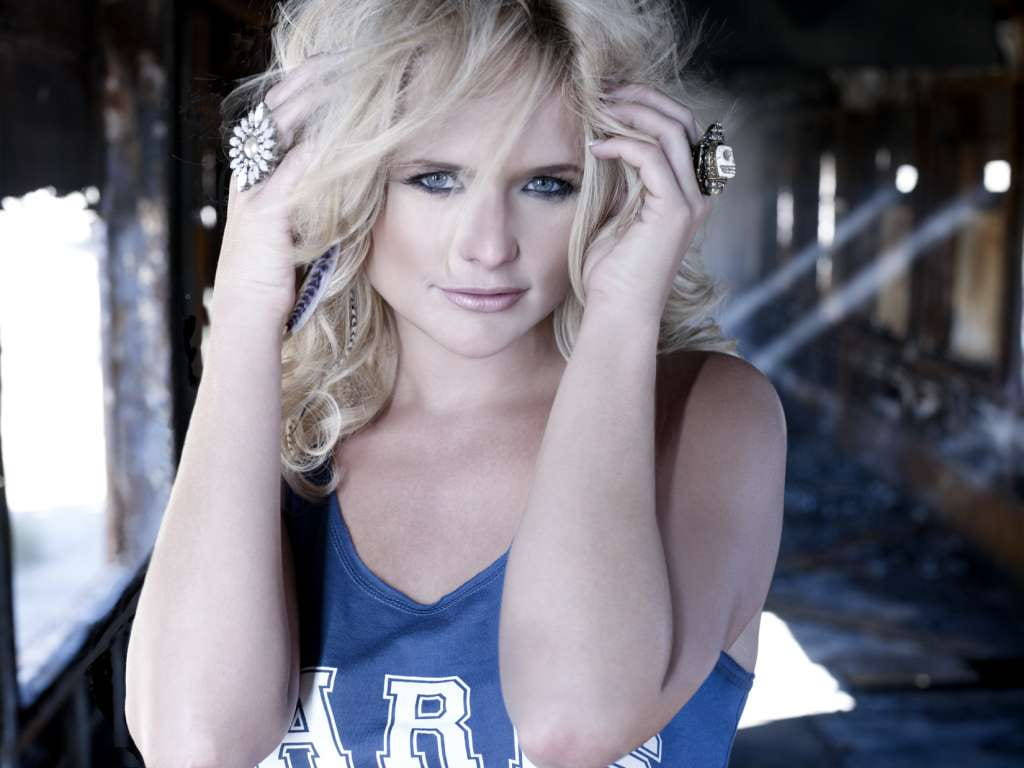 Miranda Lambert Blue Tank Top Wallpaper