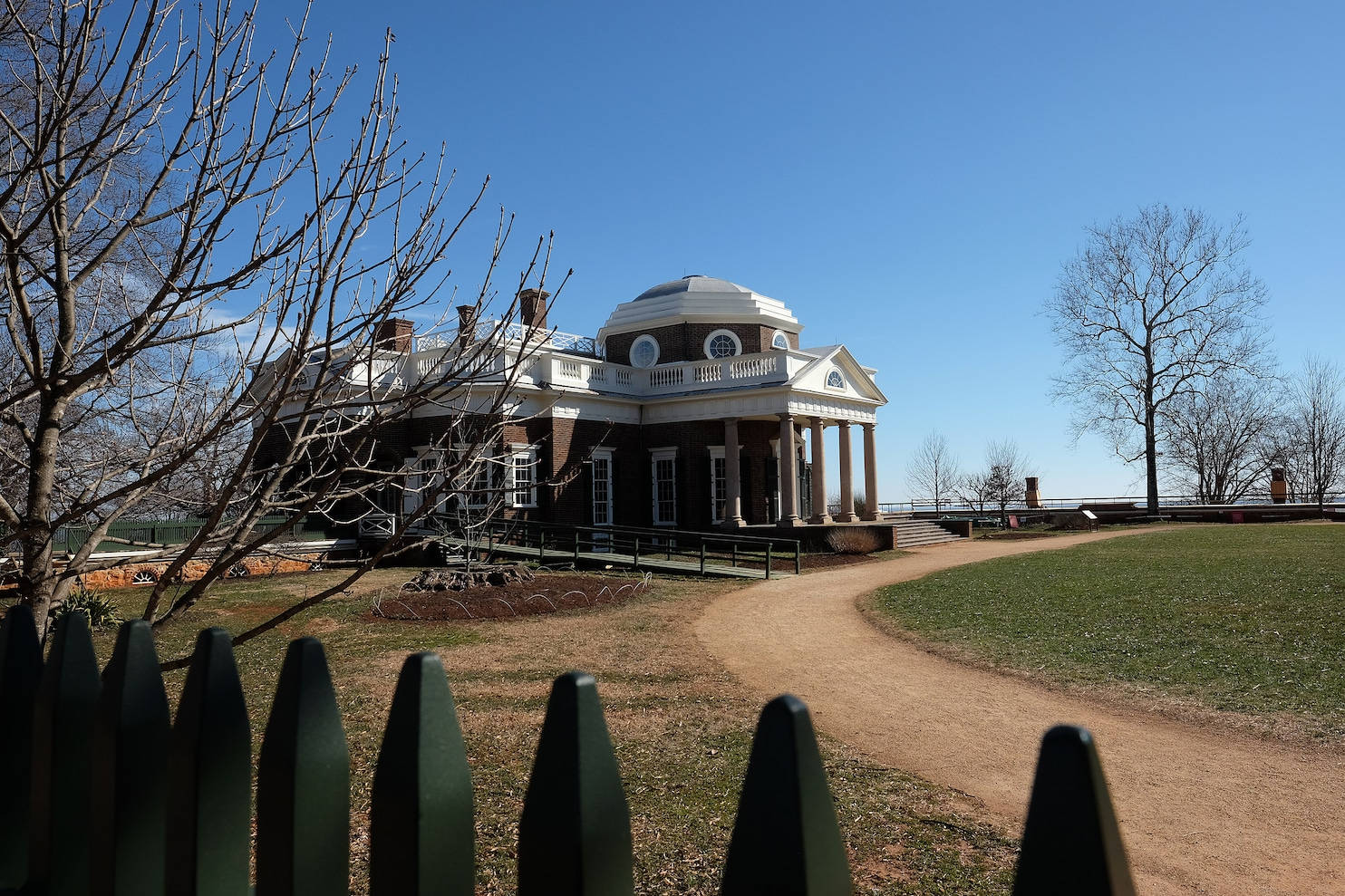 Monticello During Fall Wallpaper