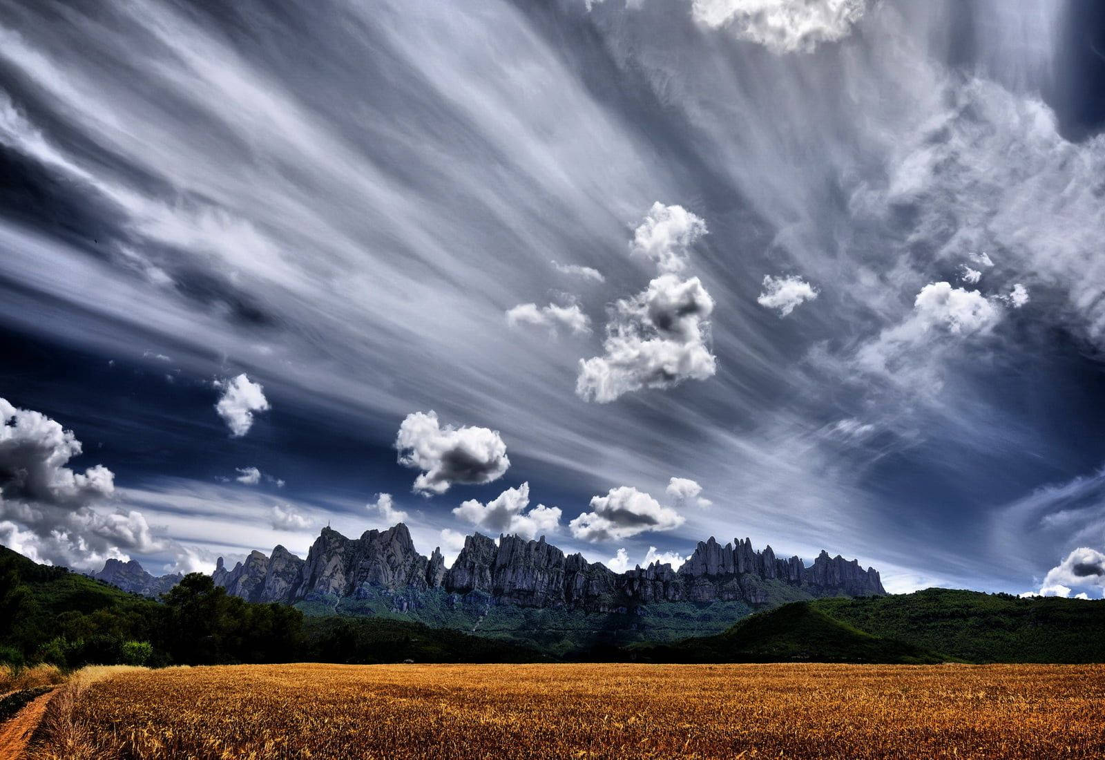 Montserrat Horizon Wallpaper