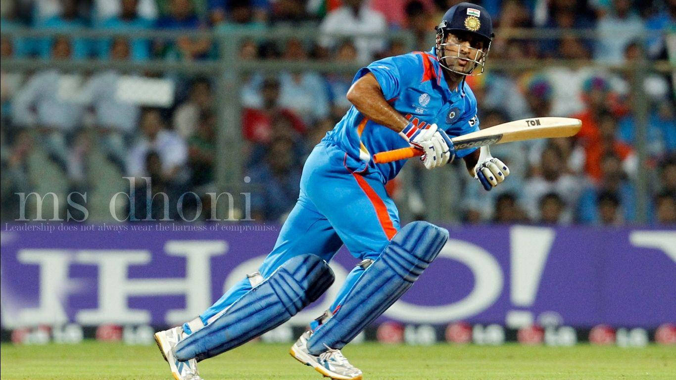 Ms Dhoni Sprinting Wallpaper