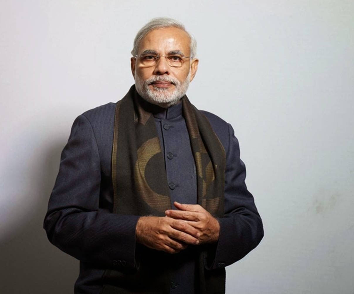 Narendra Modi Golden Brown Shawl Wallpaper