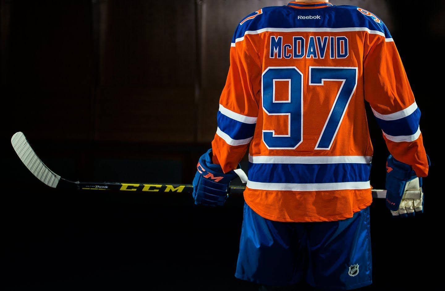 National Hockey Player Connor Mcdavid No.97 Wallpaper