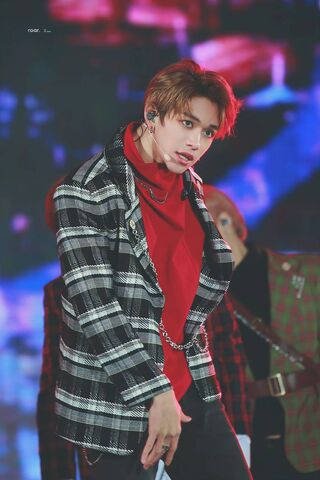 Nct Lucas Red Inner Wallpaper