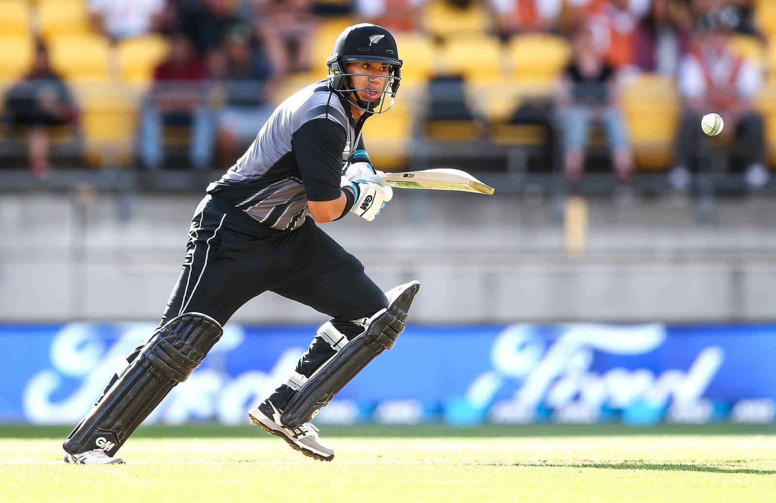 New Zealand Cricket Batsman Ross Taylor Wallpaper