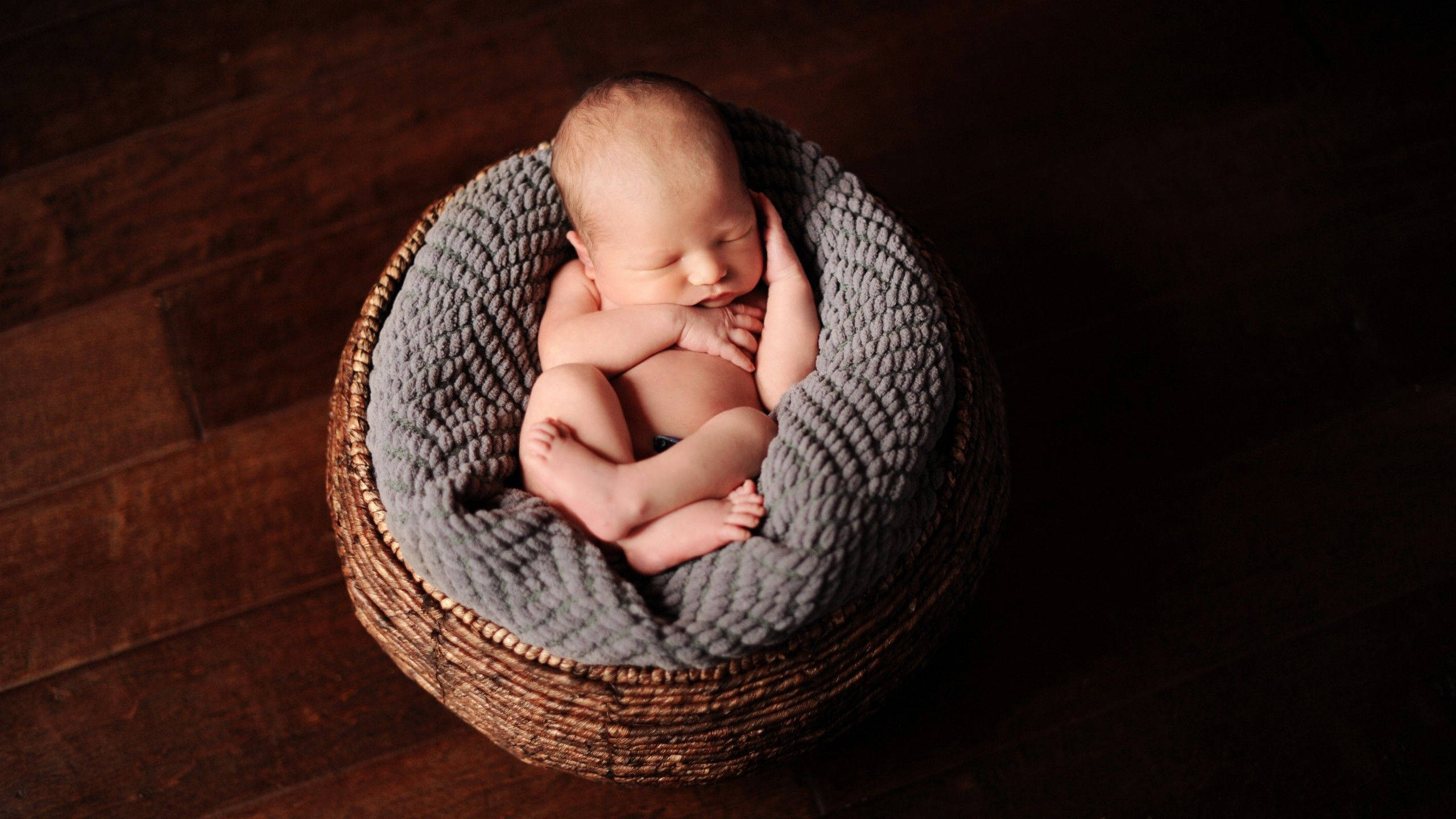 Newborn Baby Love Sleeping Wallpaper