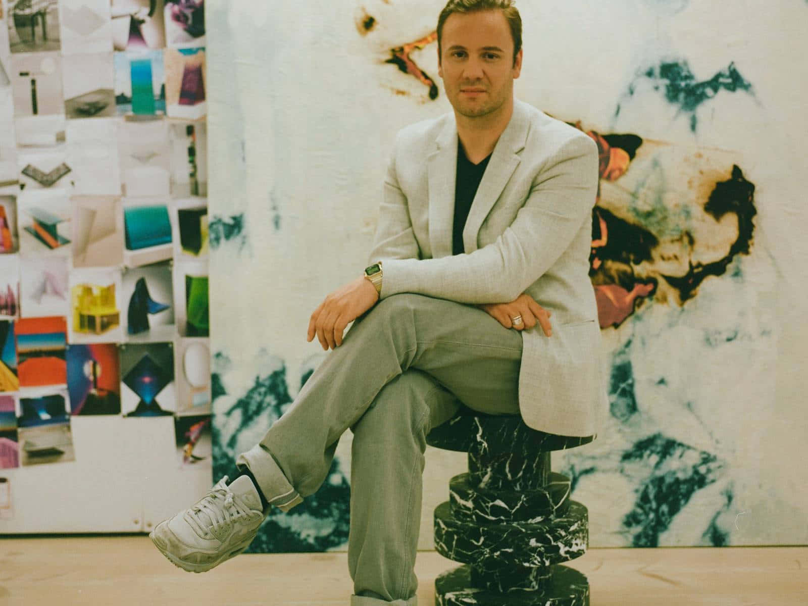 Nicholas Kirkwood With Abstract Wall Wallpaper