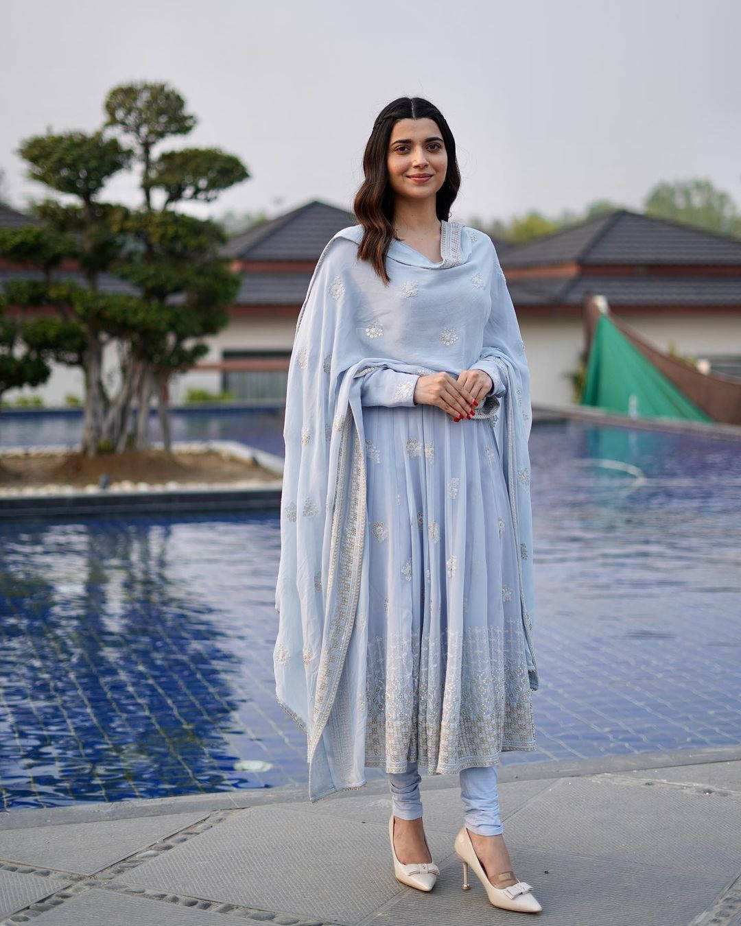 Nimrat Khaira Relaxing By The Poolside Wallpaper