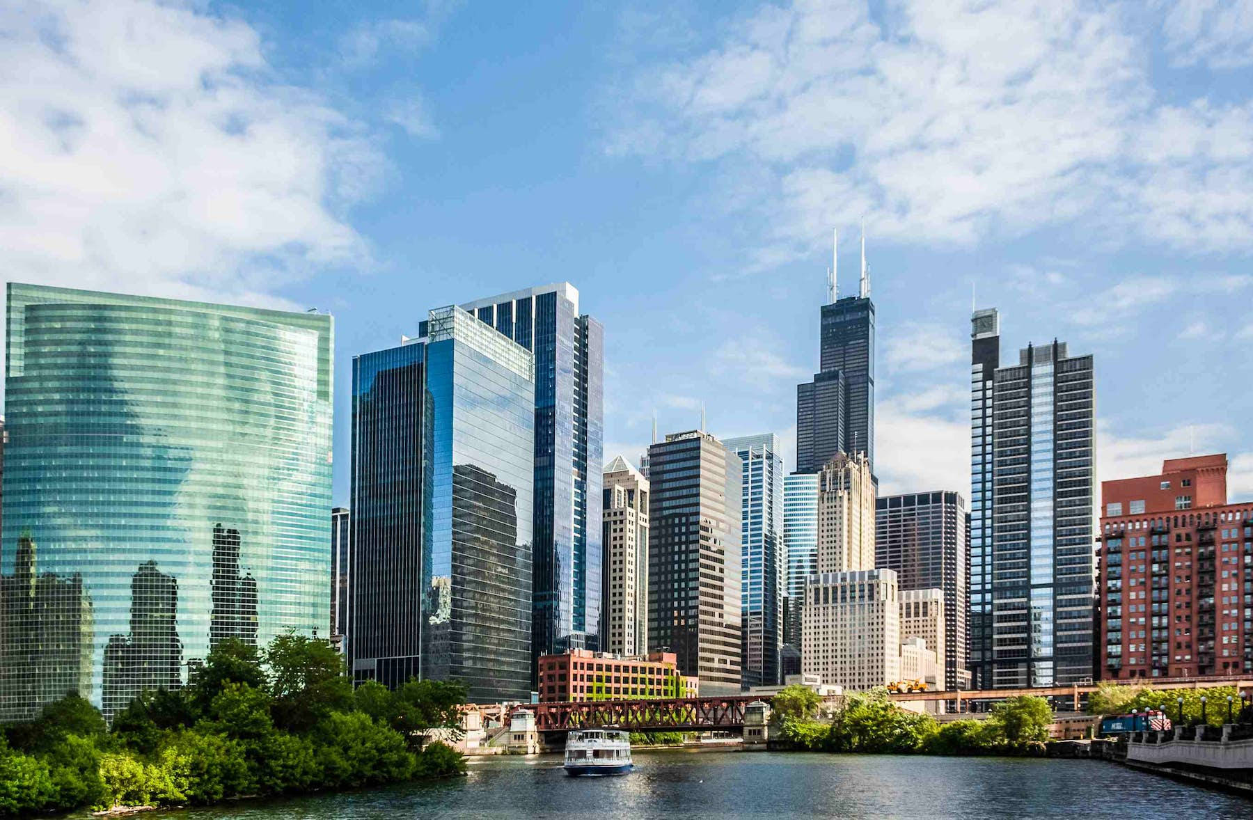 North Wacker Building In Chicago, Illinois Wallpaper