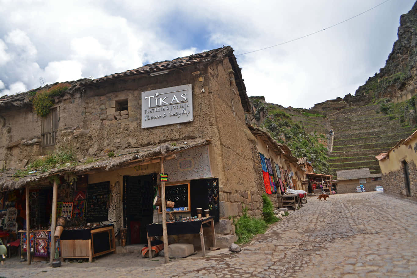Ollantaytambo Tourist Attraction Wallpaper