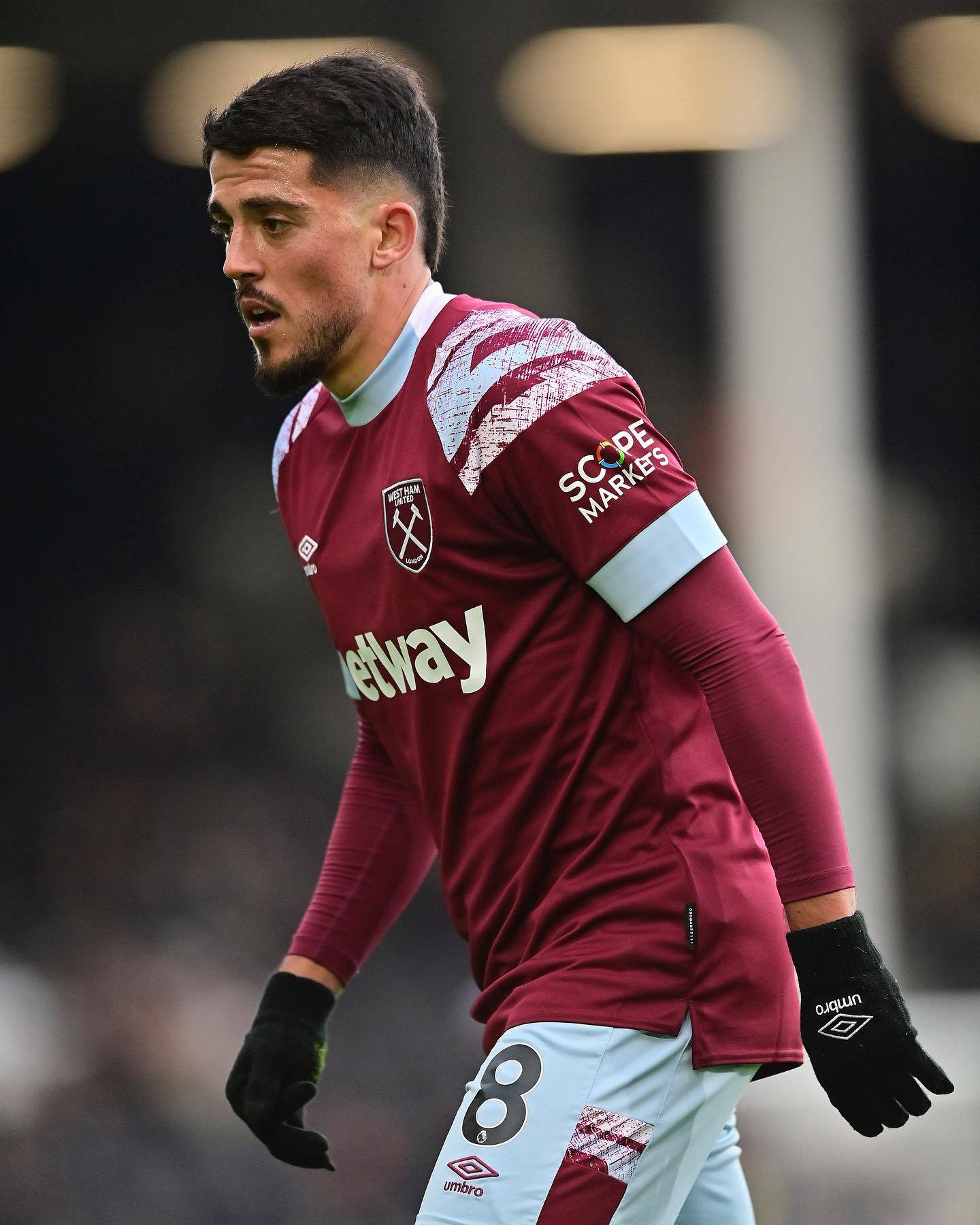 Pablo Fornals Maroon 8 Wallpaper