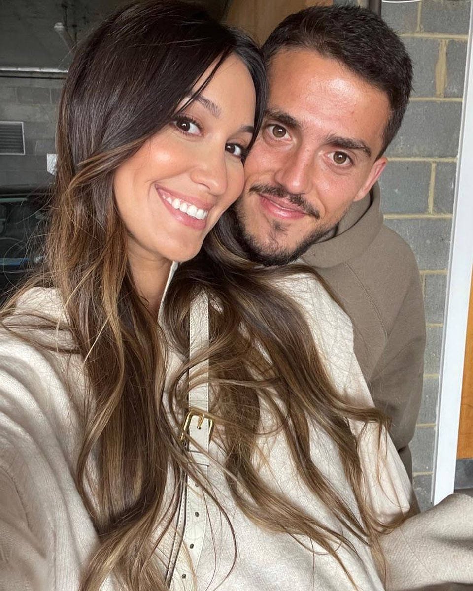 Pablo Fornals Wife Selfie Wallpaper