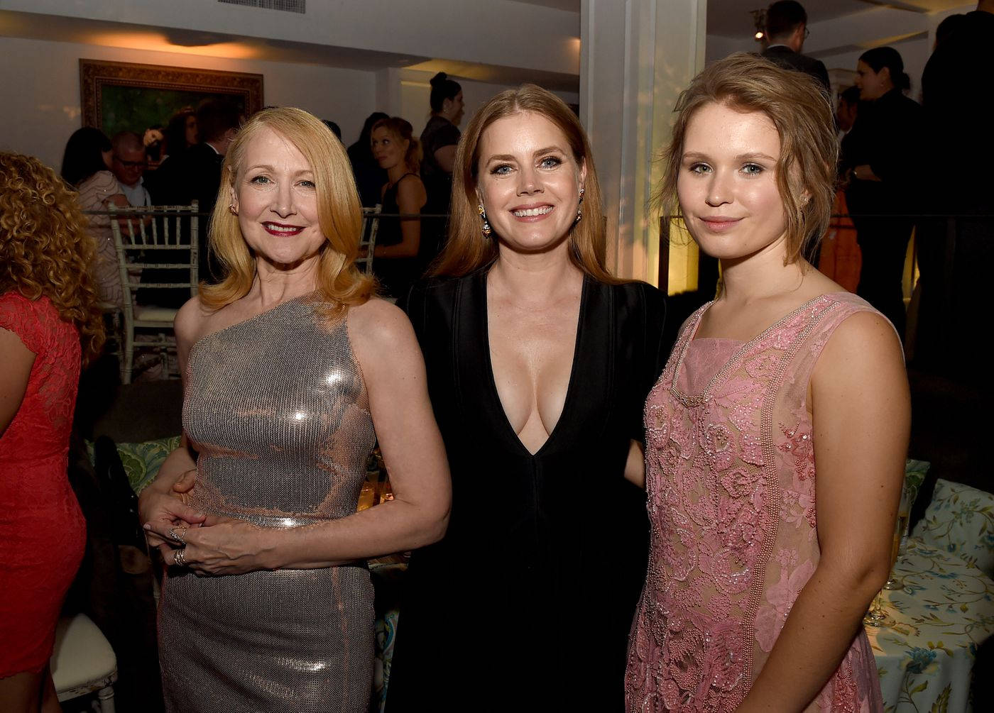 Patricia Clarkson, Amy Adams And Eliza Scanlen Making A Pose Together Wallpaper