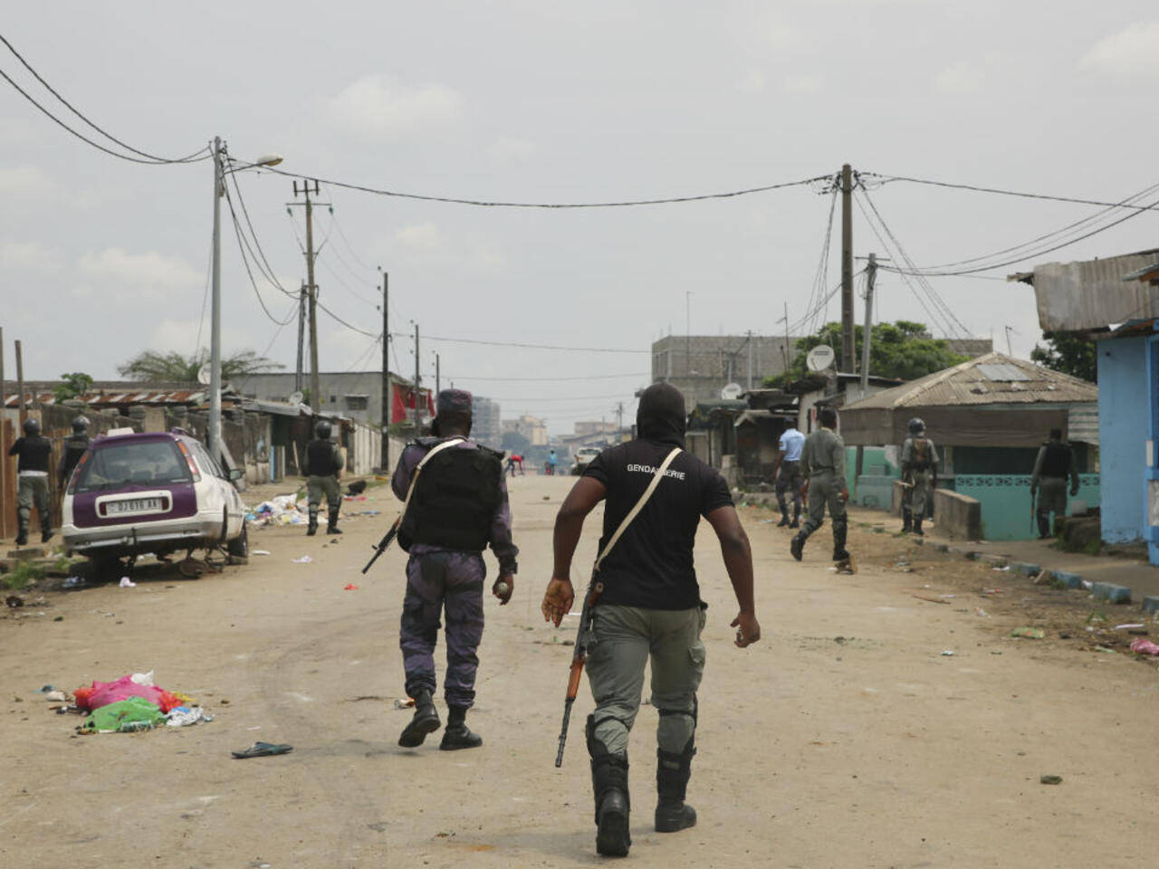 Patrolmen In Gabon Wallpaper