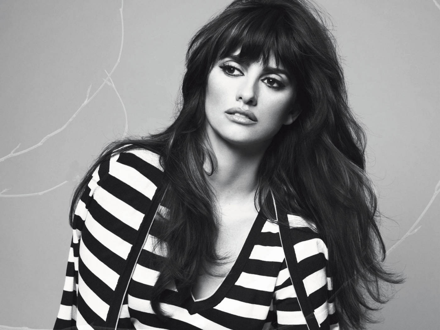 Penelope Cruz Stripe Sweater Wallpaper