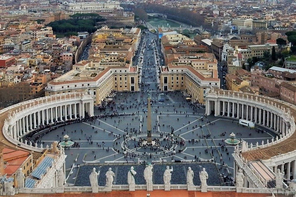 People Walking In Vatican City Wallpaper