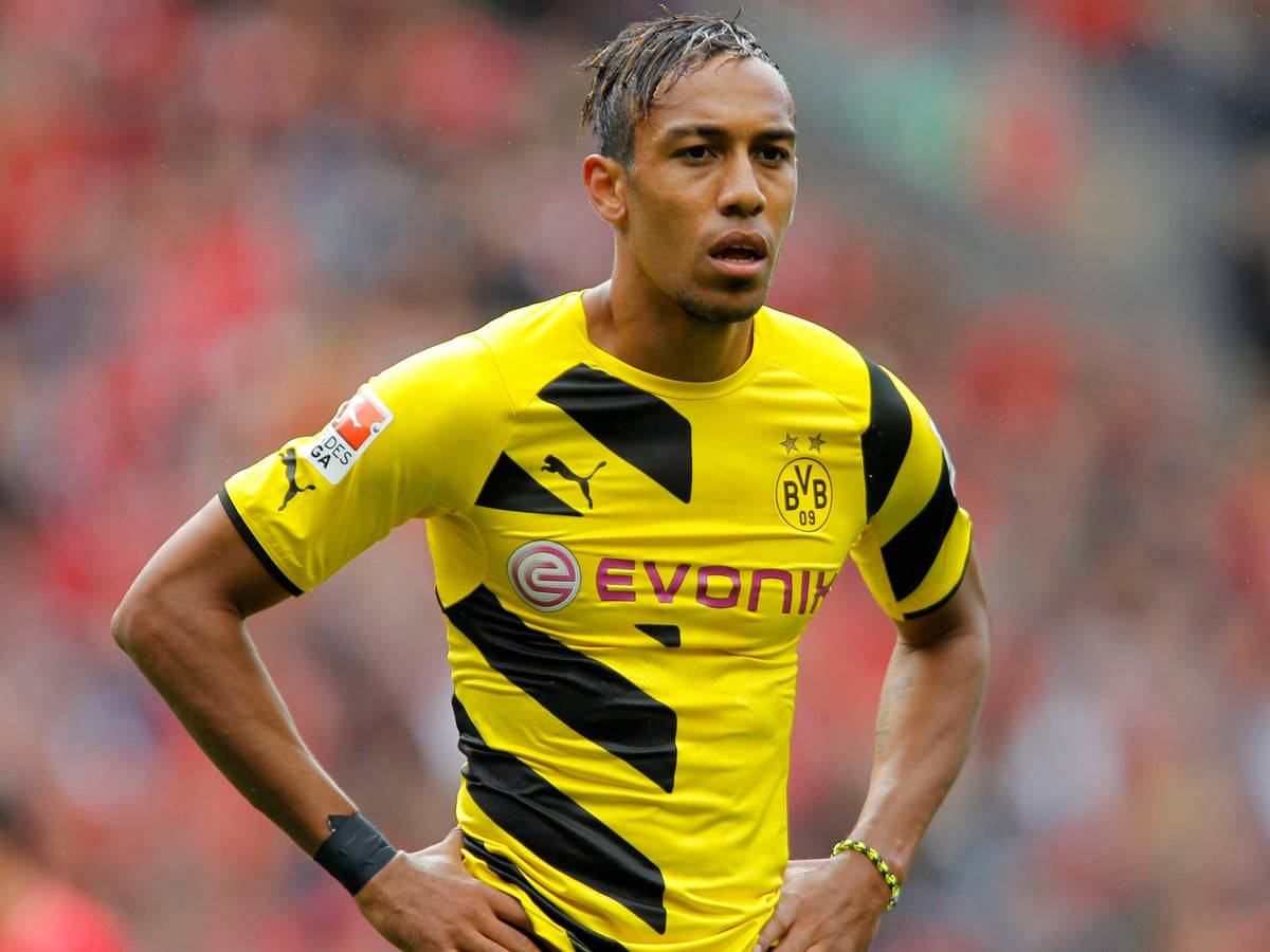 Pierre-emerick Aubameyang Borussia Dortmund Jersey Wallpaper