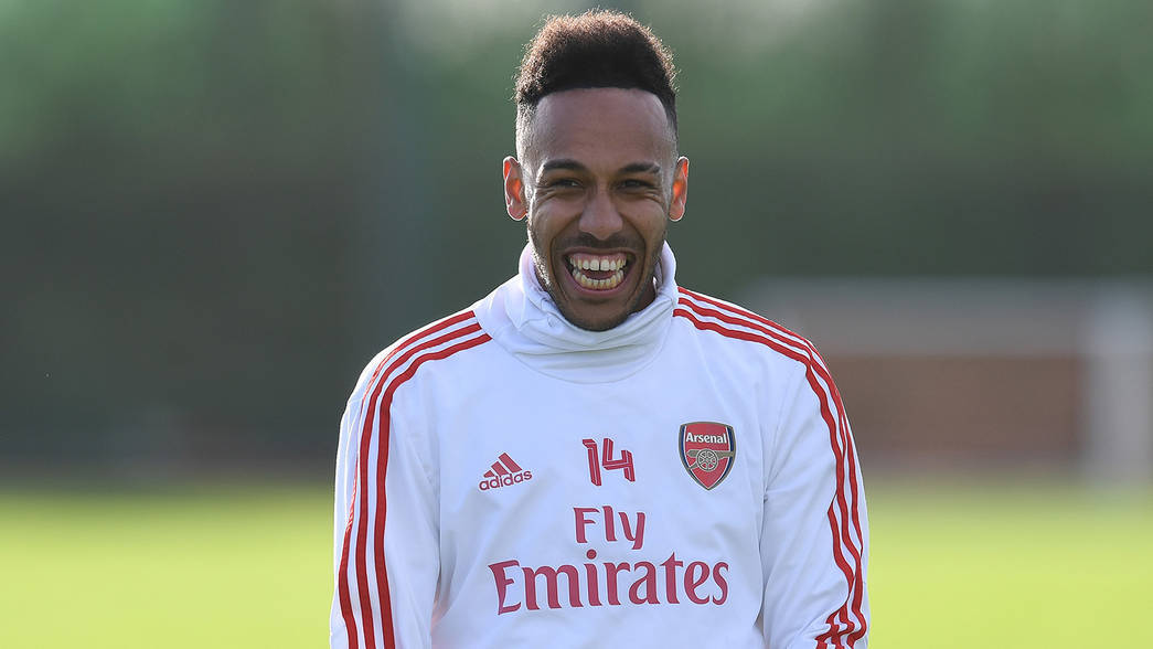 Pierre-emerick Aubameyang Smiling Widely Wallpaper