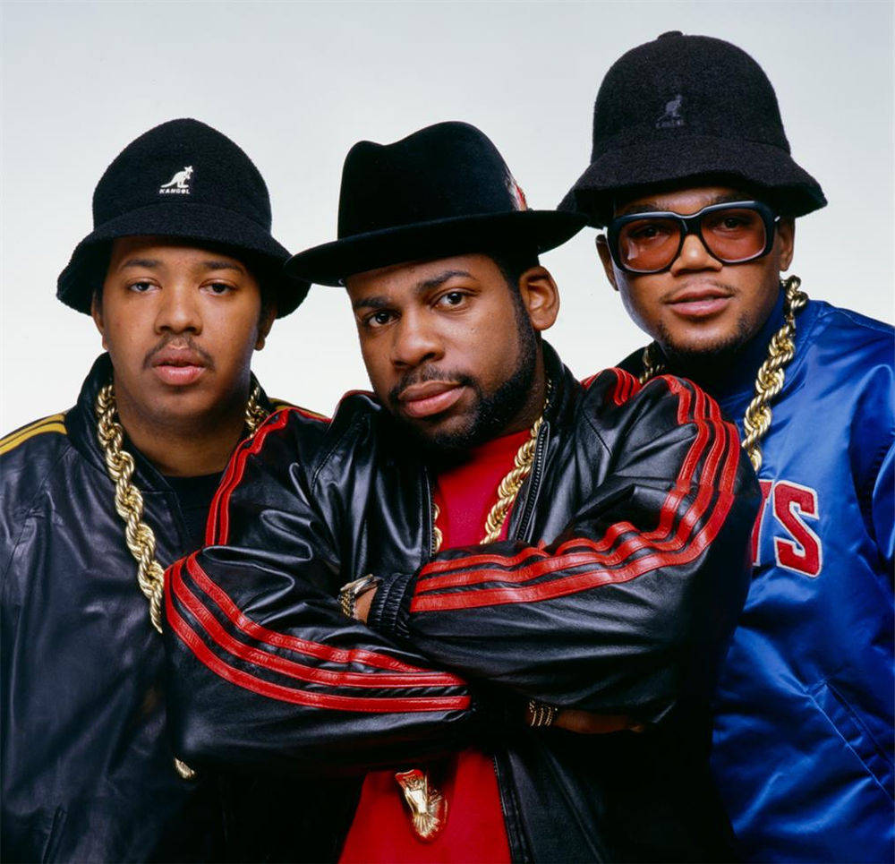 Pioneers Of Hip Hop: A Classic Photoshoot Of Run Dmc Wallpaper