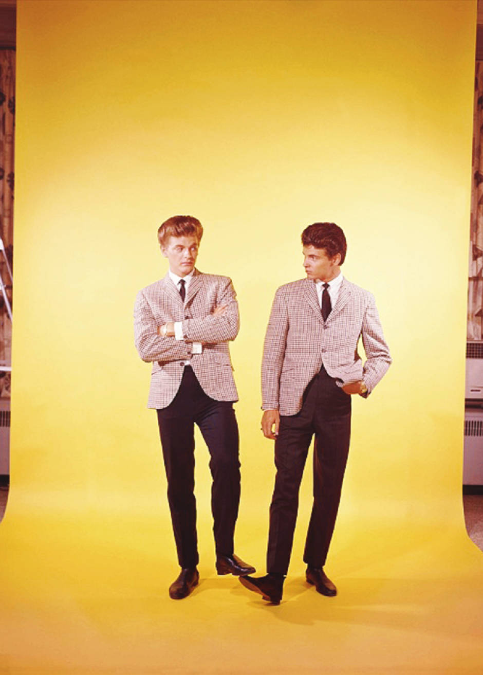 Pop Celebrity Musicians Everly Brothers Studio Shoot Wallpaper