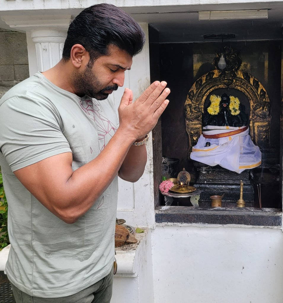 Praying Arun Vijay Wallpaper