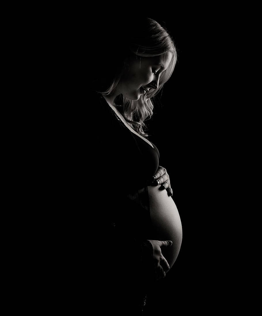 Pregnant Belly Monochrome Aesthetic Wallpaper