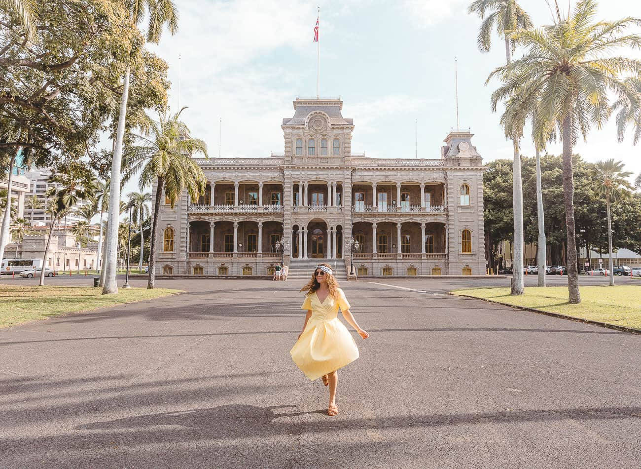 Pretty Lady In Iolani Palace Wallpaper