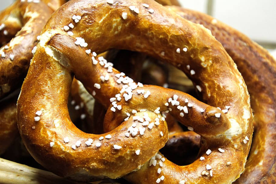 Pretzels With Sesame Seeds Wallpaper