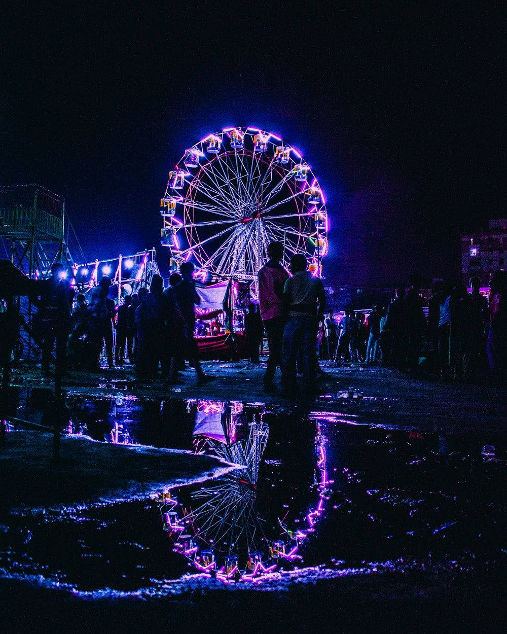 Purple Ferris Wheel In Seattle Wallpaper