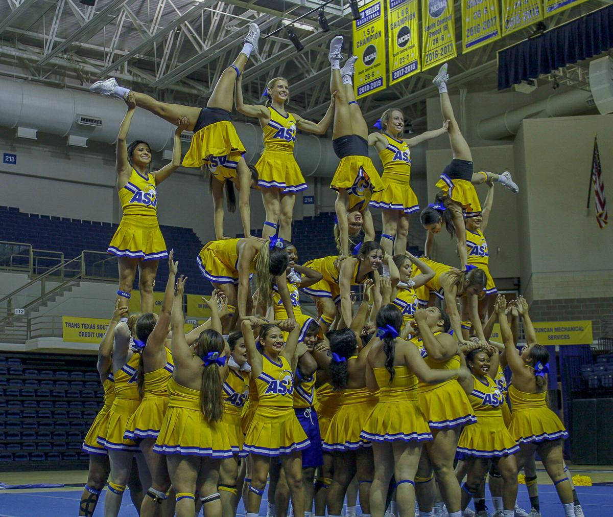 Pyramid Cheerleading Wallpaper