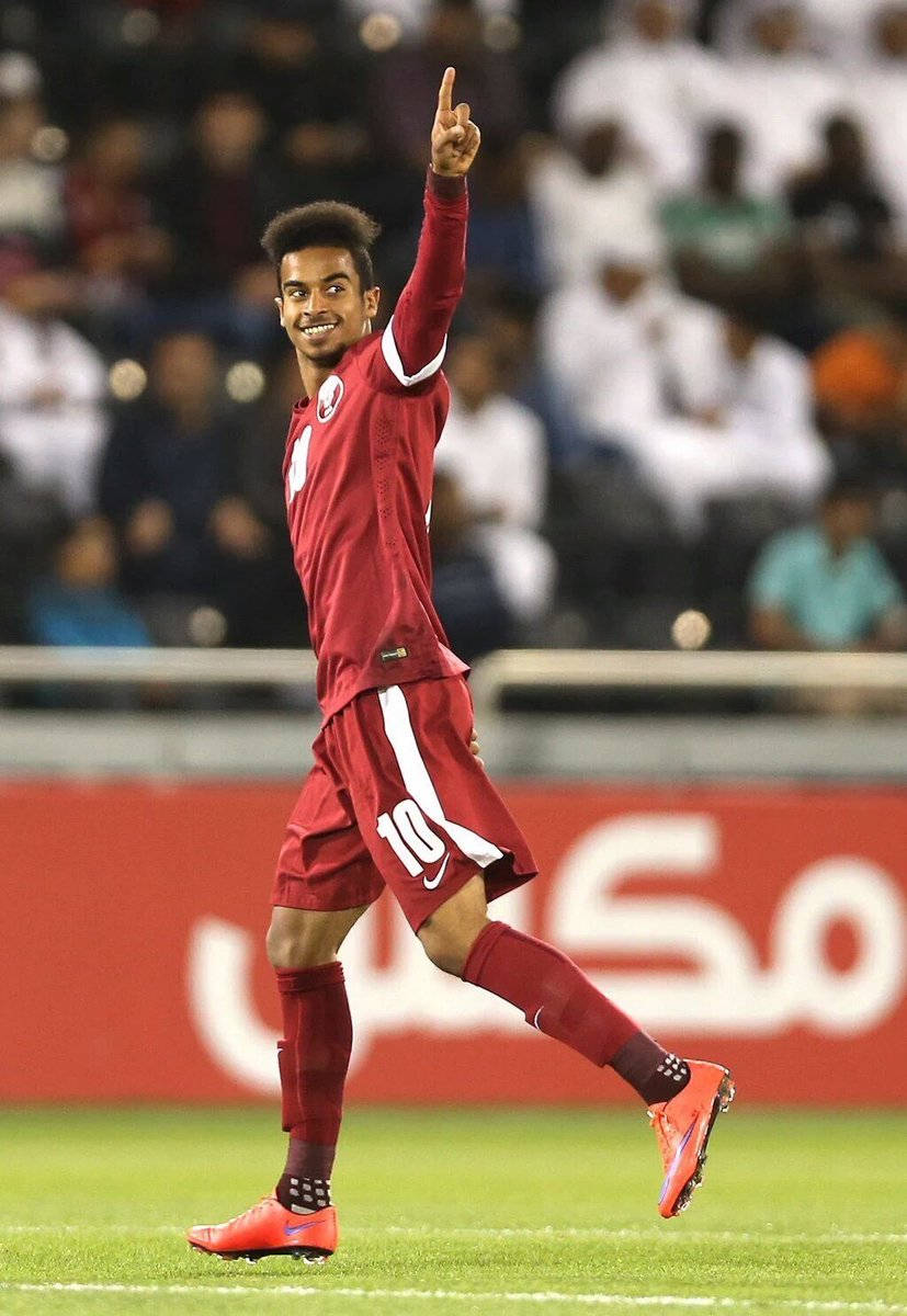 Qatar National Football Team Captain Forward Al-haydos Wallpaper