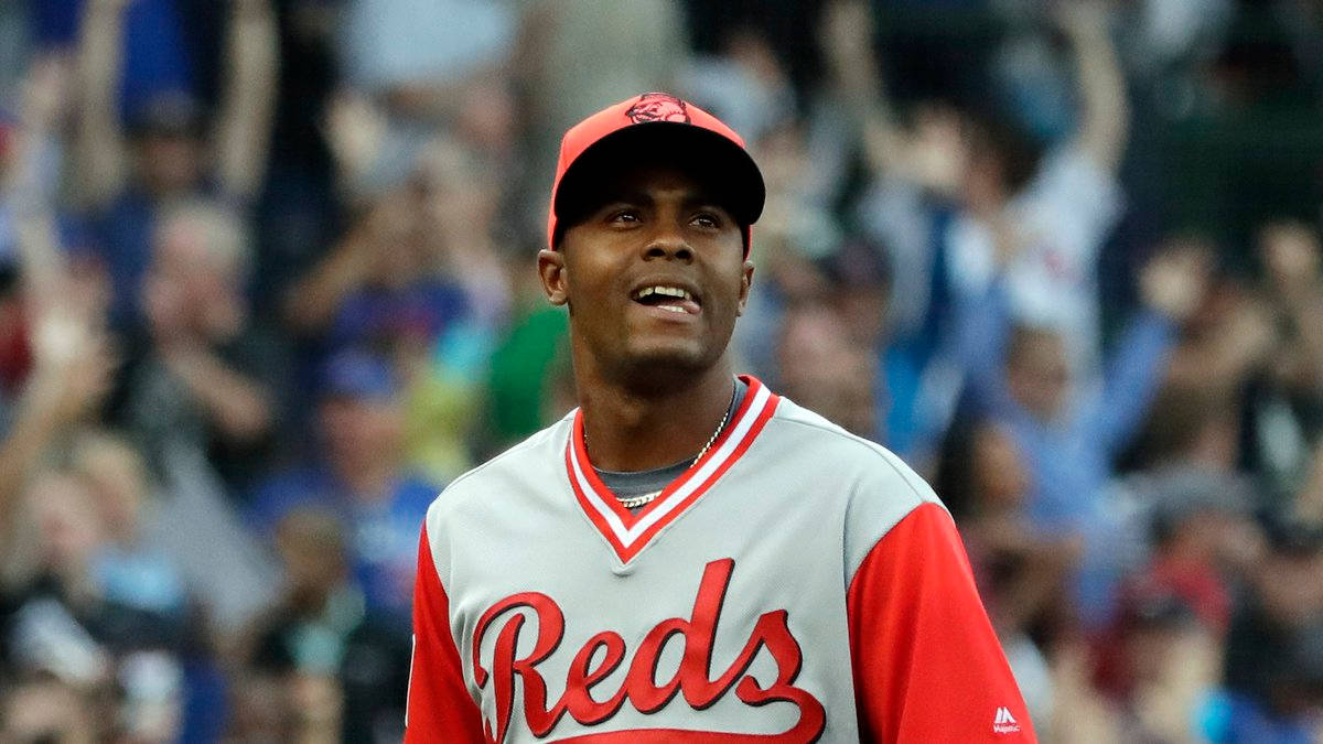 Raisel Iglesias Looking Up Wallpaper