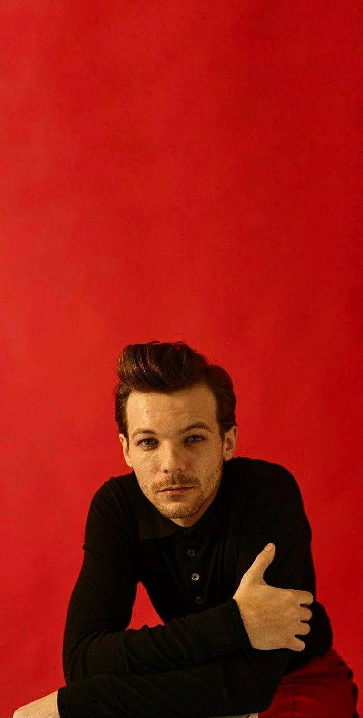 Red Portrait Of Louis Tomlinson Wallpaper