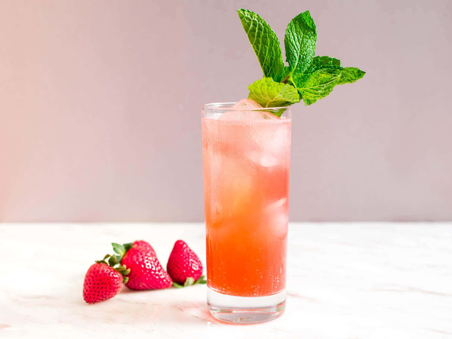 Refreshing Strawberry And Mint Cocktail Wallpaper