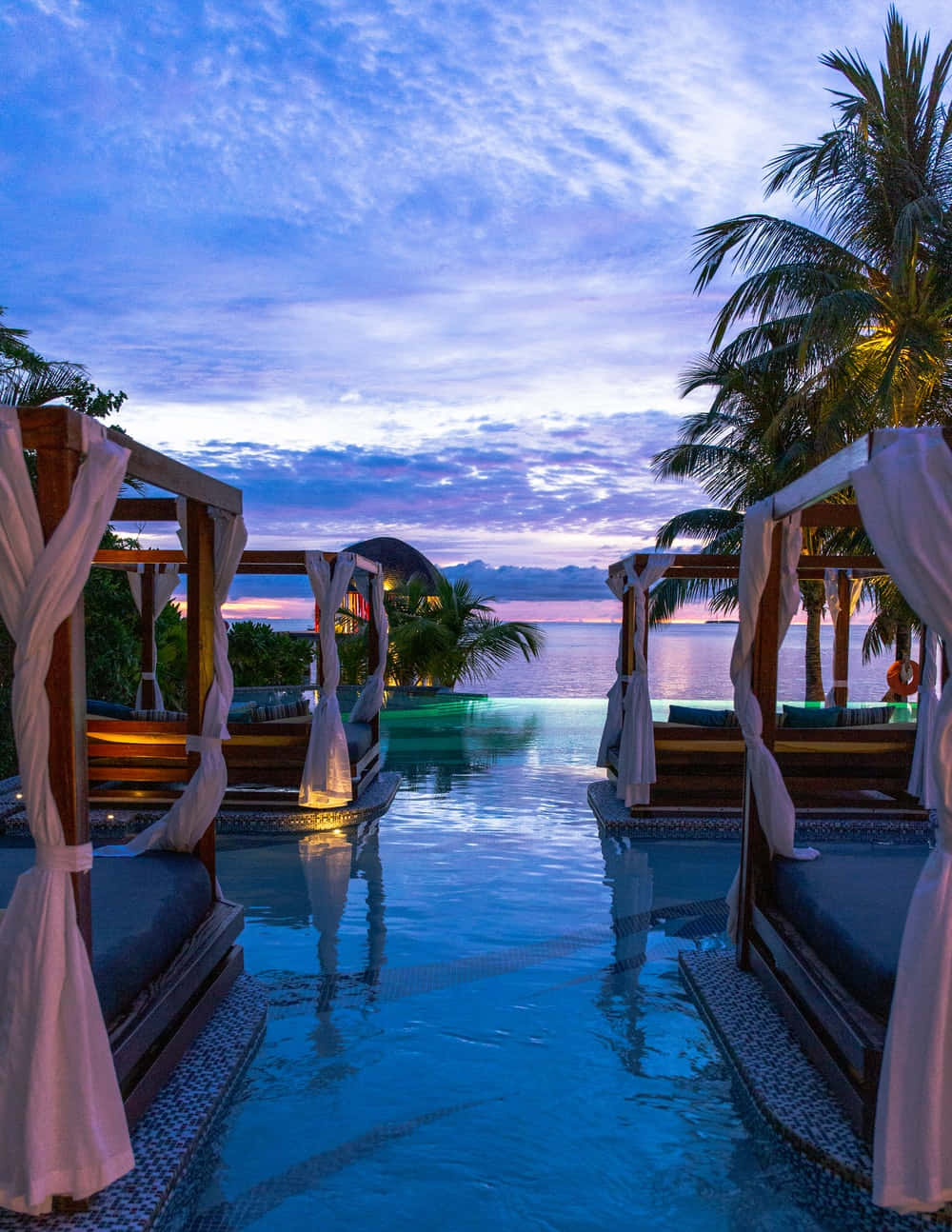 Resort Beds In The Pool Wallpaper
