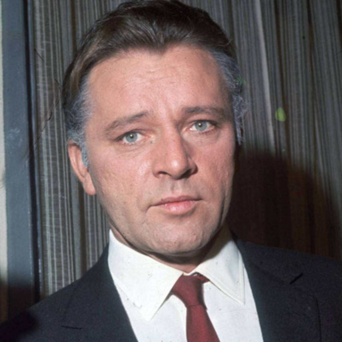 Richard Burton At The Red Carpet Wallpaper