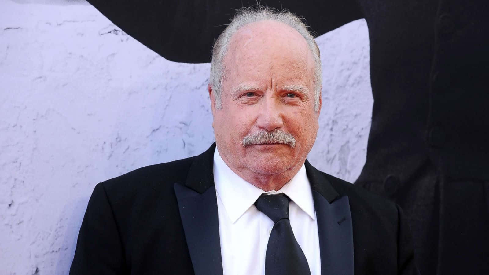 Richard Dreyfuss On Tie Wallpaper