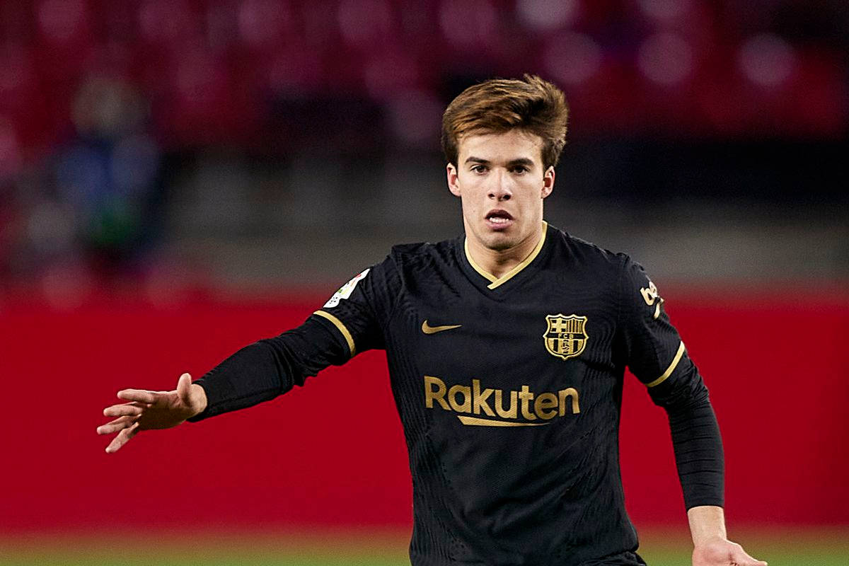 Riqui Puig Fc Barcelona Vs. Granada Football Match Wallpaper