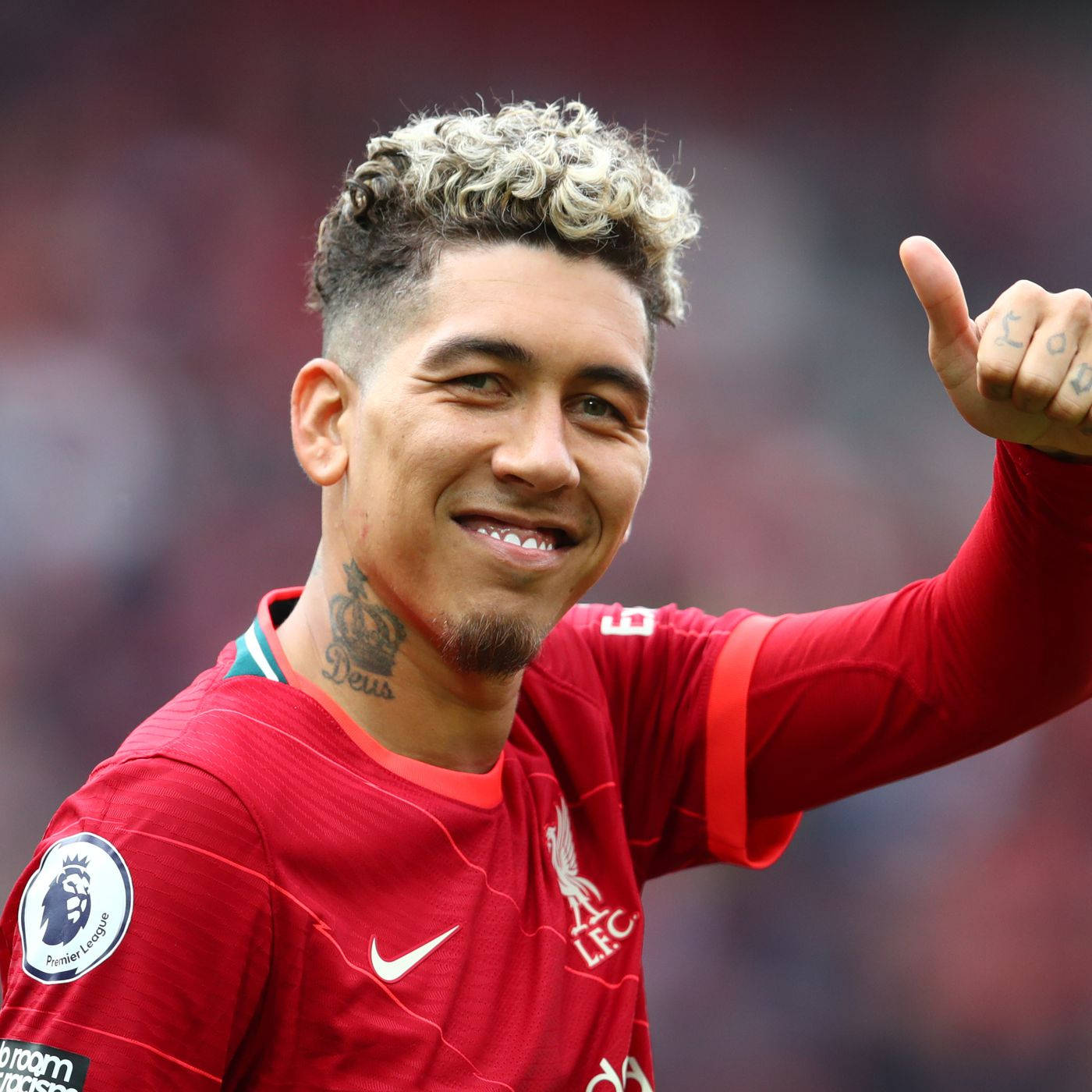 Roberto Firmino Thumbs Up Wallpaper