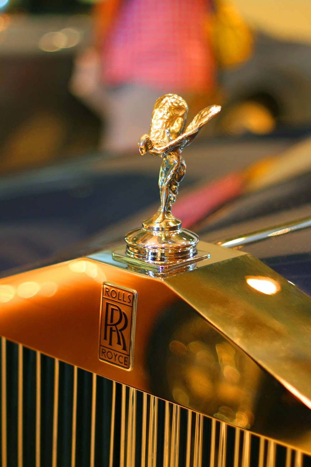 Rolls-royce 4k Golden Aesthetic Spirit Of Ecstasy Wallpaper